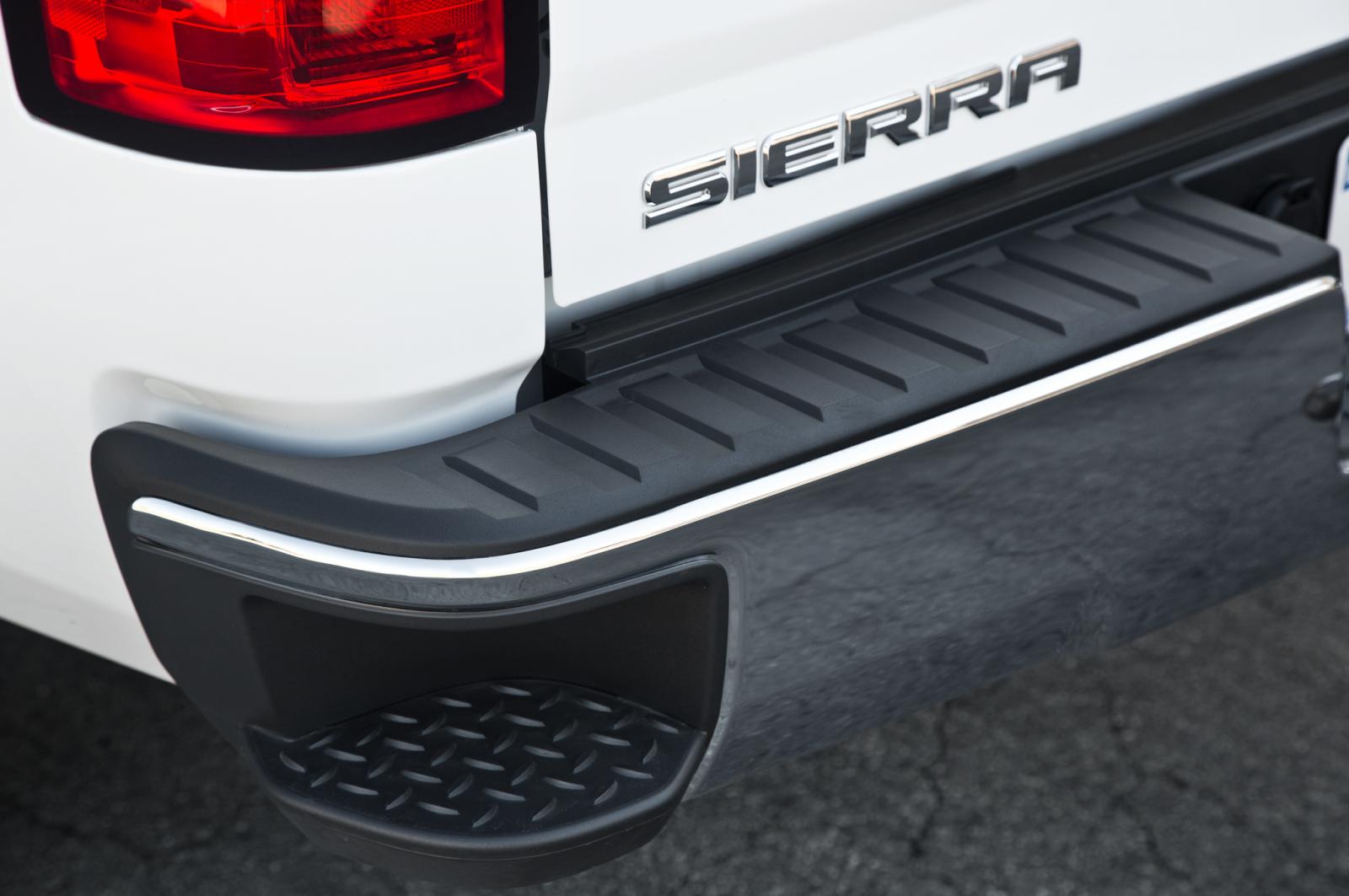 2014-GMC-Sierra-SLE-Regular-Cab-rear-bumper-step.jpg
